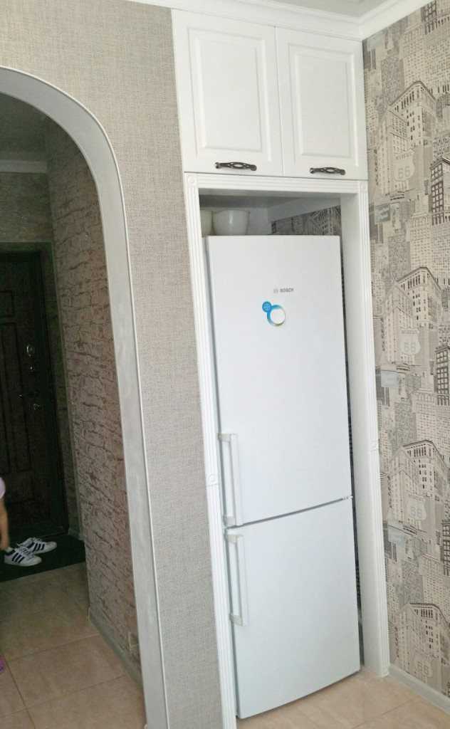Холодильник В Коридоре
