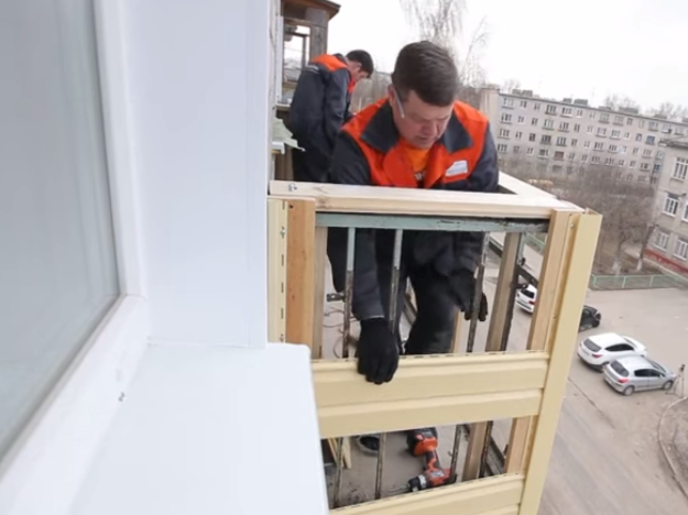 Как обшить балкон сайдингом своими руками: пошаговая инструкция