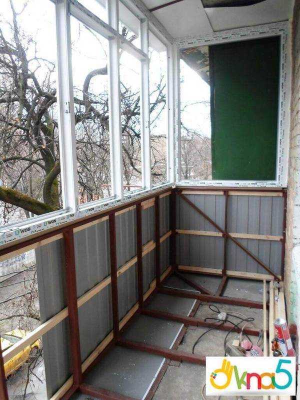 Остекление балкона в хрущевке – советы по выполнению работ