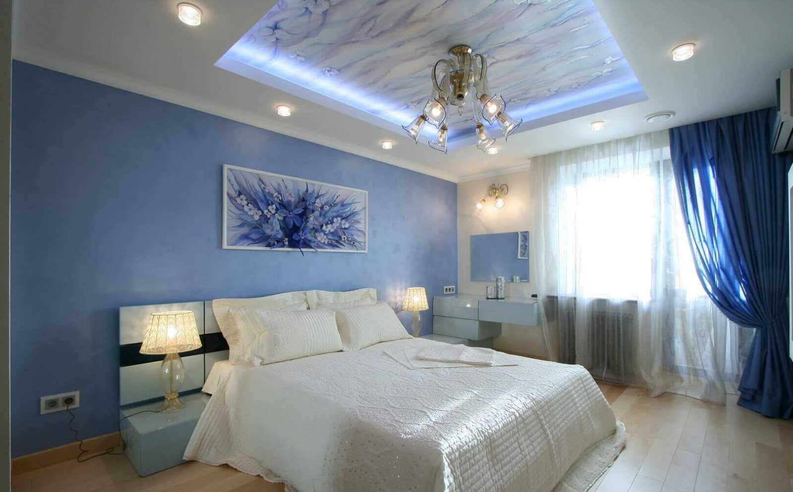  потолок в спальне современный с подсветкой: красивые варианты .