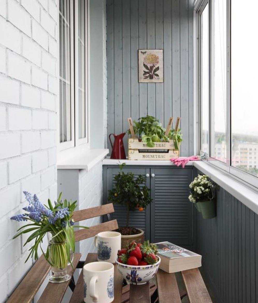 Маленький балкон – очаровательный и уютный дизайн (88 фото)