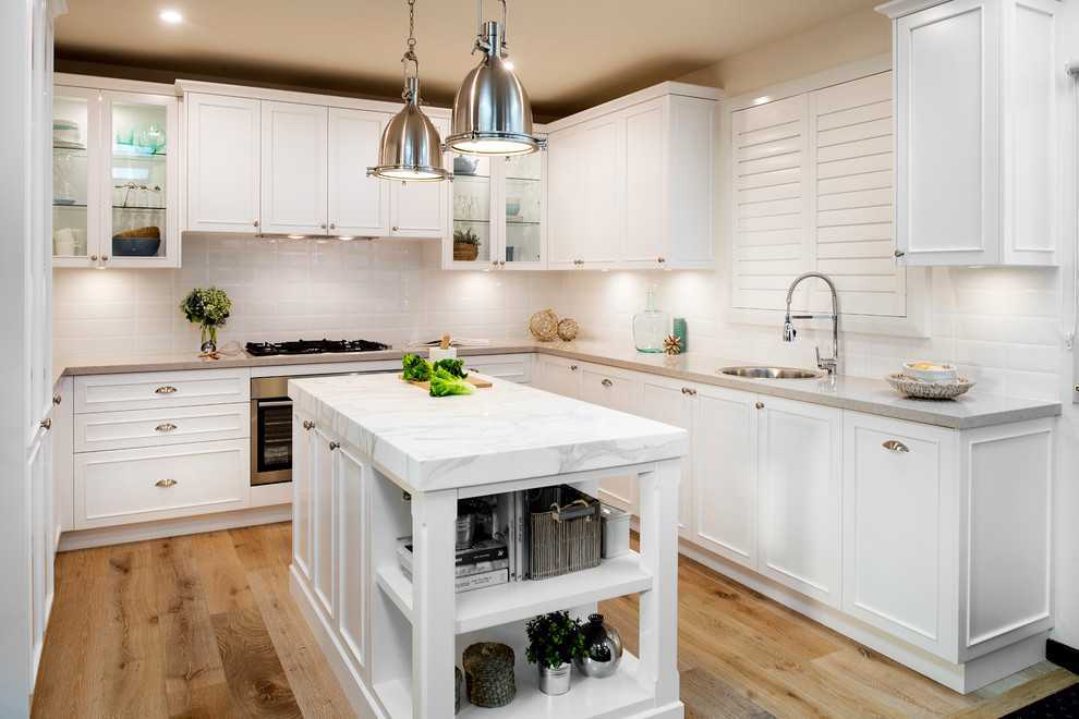 Кухни икеа в интерьере: готовые решения, реальный дизайн с деревянной столешницей, декор металлической, зеленой, синей и белой маленькой кухни
 - 22 фото