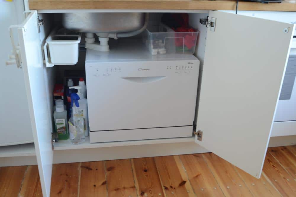 Посудомоечная машина под мойку или раковину на кухне, плюсы и минусы такого варианта