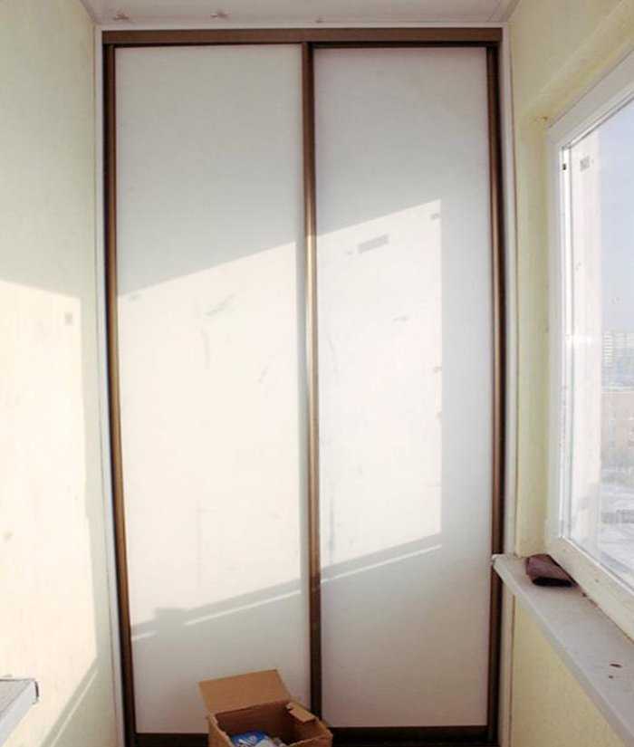 Шкаф на балкон и лоджию: 50+ фото, идеи для хранения, дизайн