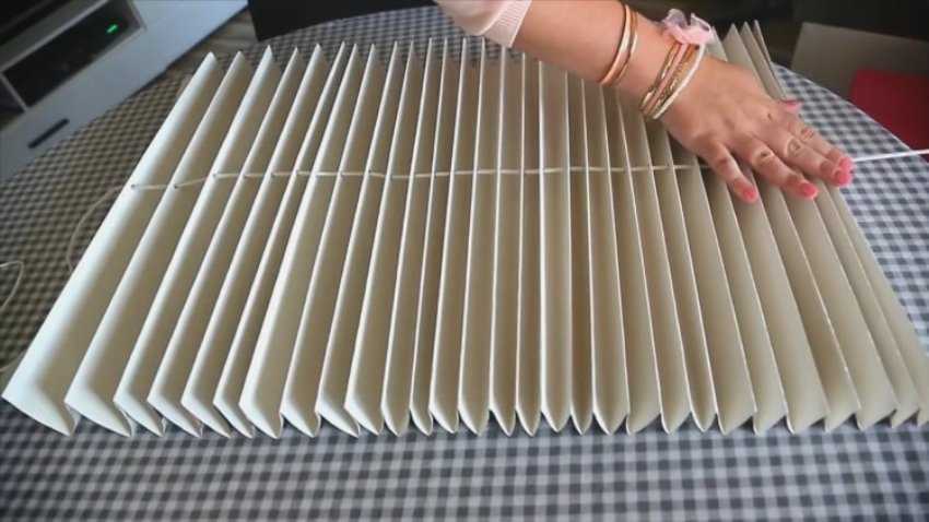 Жалюзи из обоев: пошаговая инструкция по изготовлению бумажных штор своими руками